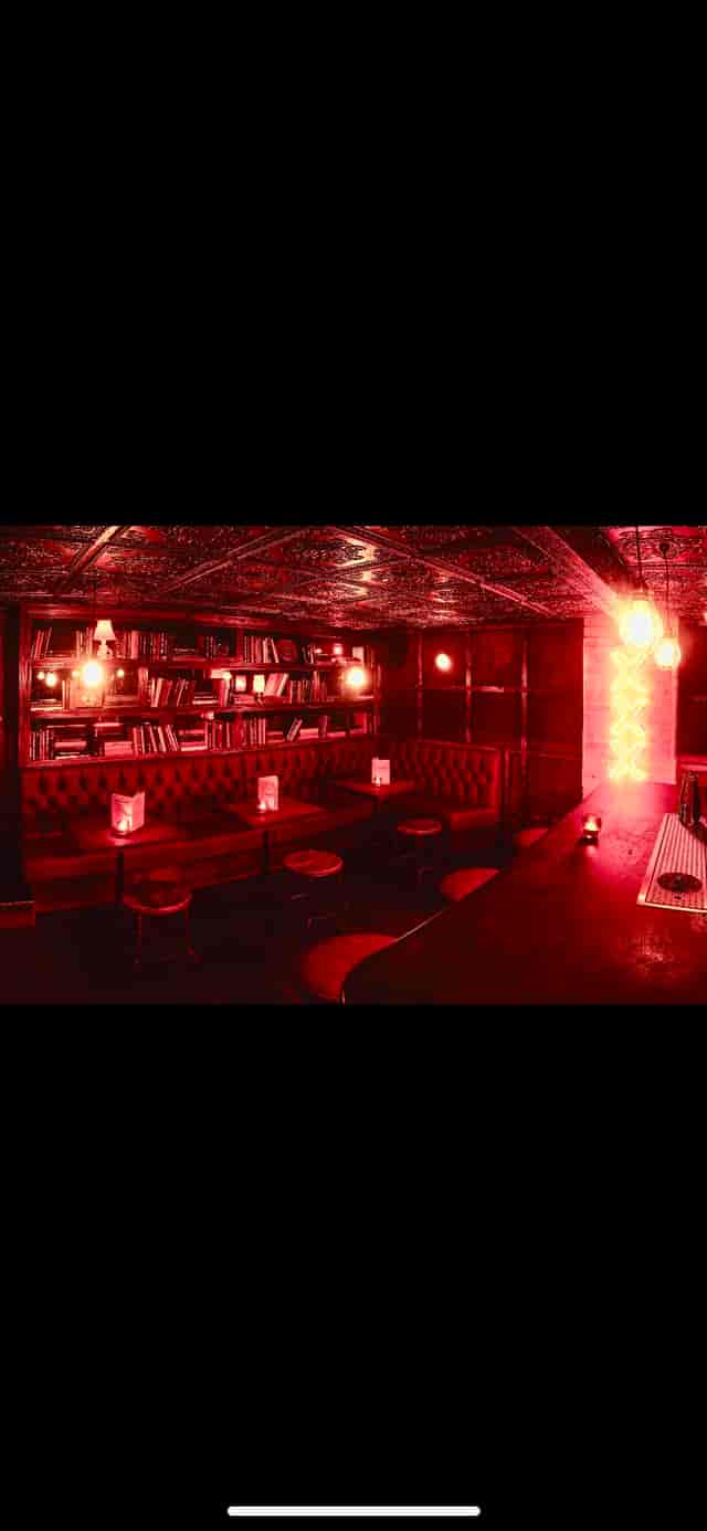 Cozy function room in Simmons, Camden Town for networking and social events.
