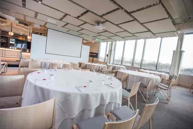 Lock No. 5 at Allianz Stadium, Twickenham: modern meeting space for conferences and workshops.