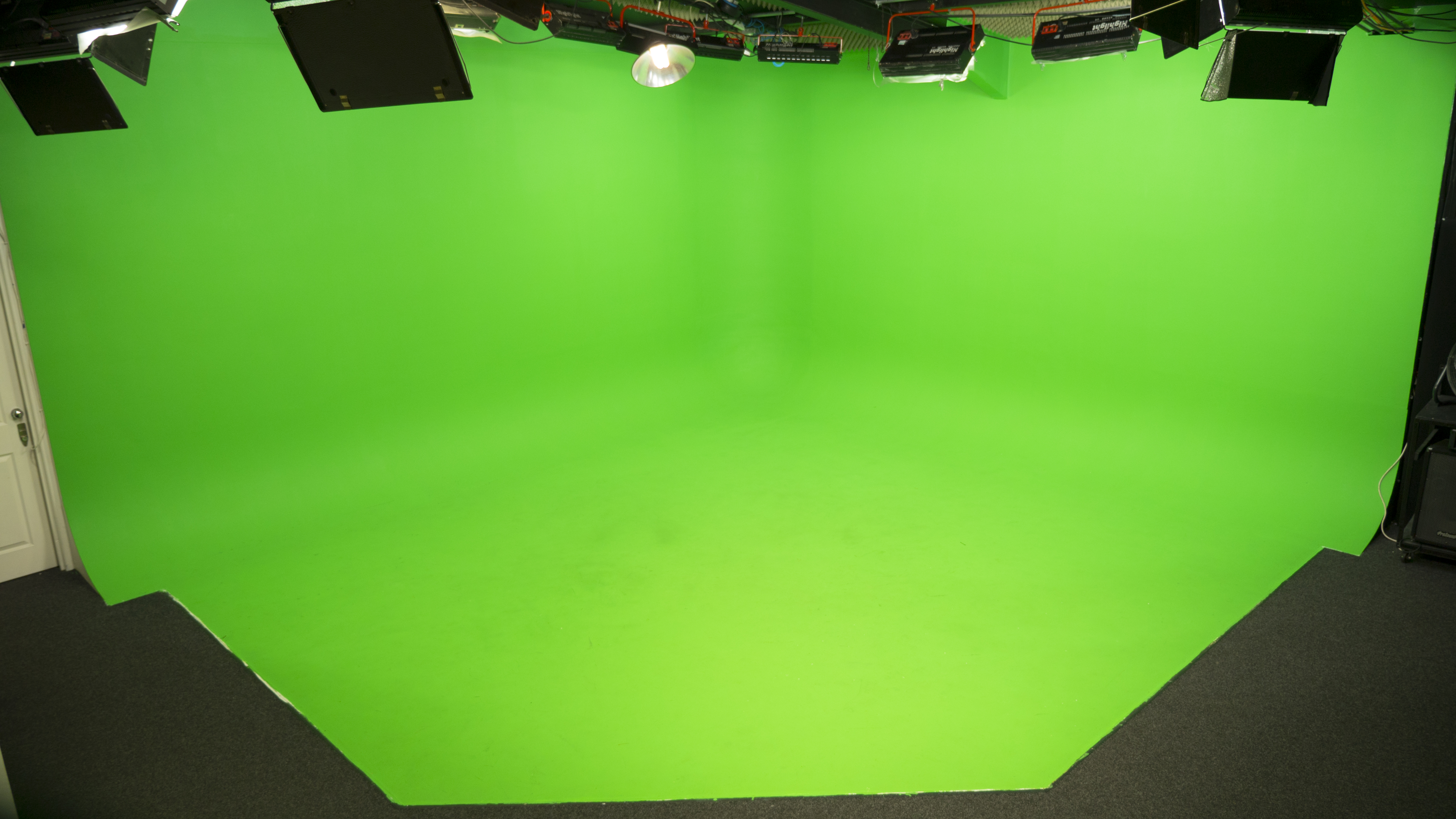 Green screen studio at Infinity Cove, perfect for virtual events and presentations.