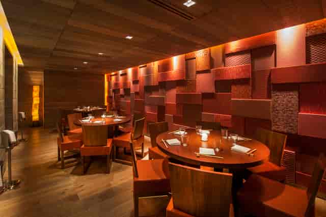 Adzuki Private Dining Room at ROKA Mayfair, cozy space for corporate meetings and private events.