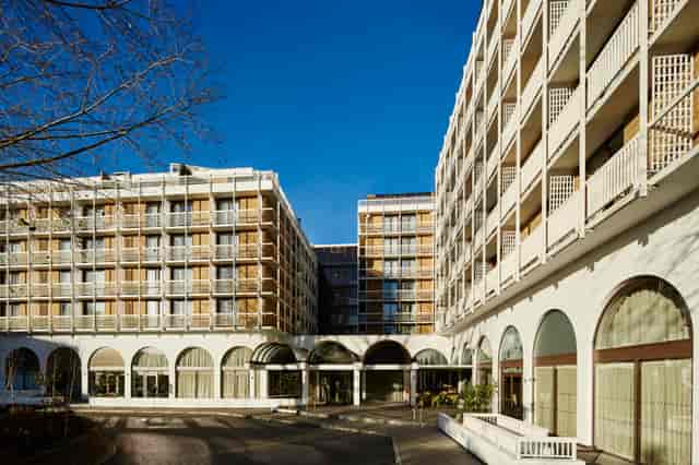 Modern Camden 1 venue at London Marriott, ideal for corporate events and meetings.
