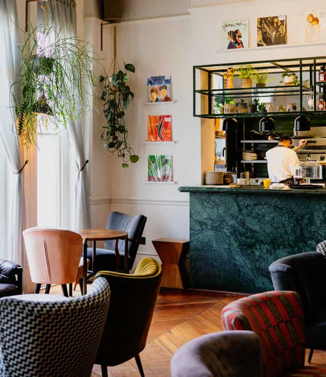 Lounge & Terrace at THE PILGRM: stylish venue for networking and meetings with greenery.