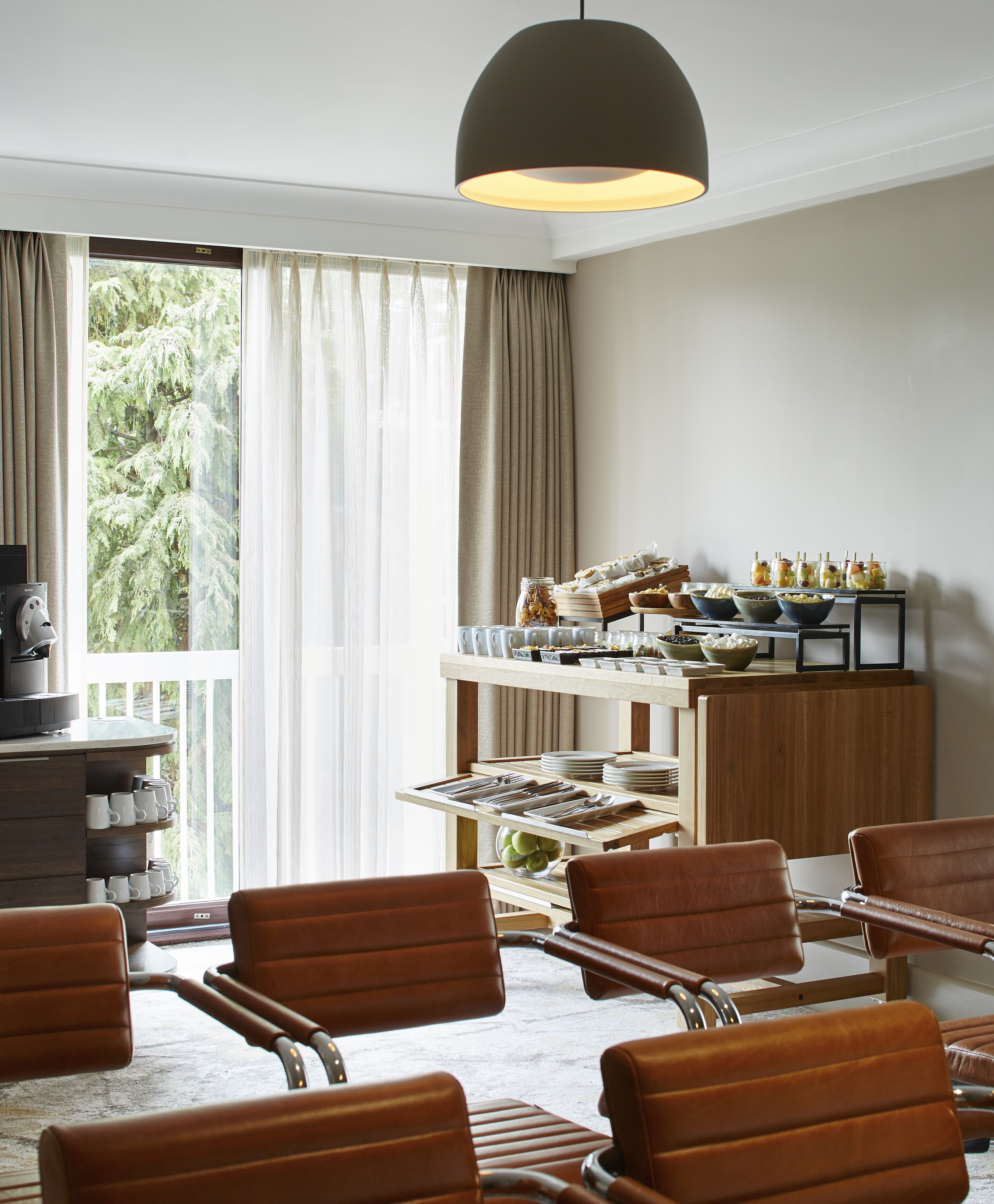 Highgate 1 meeting room refreshment station at London Marriott, snacks and beverages. - Banner