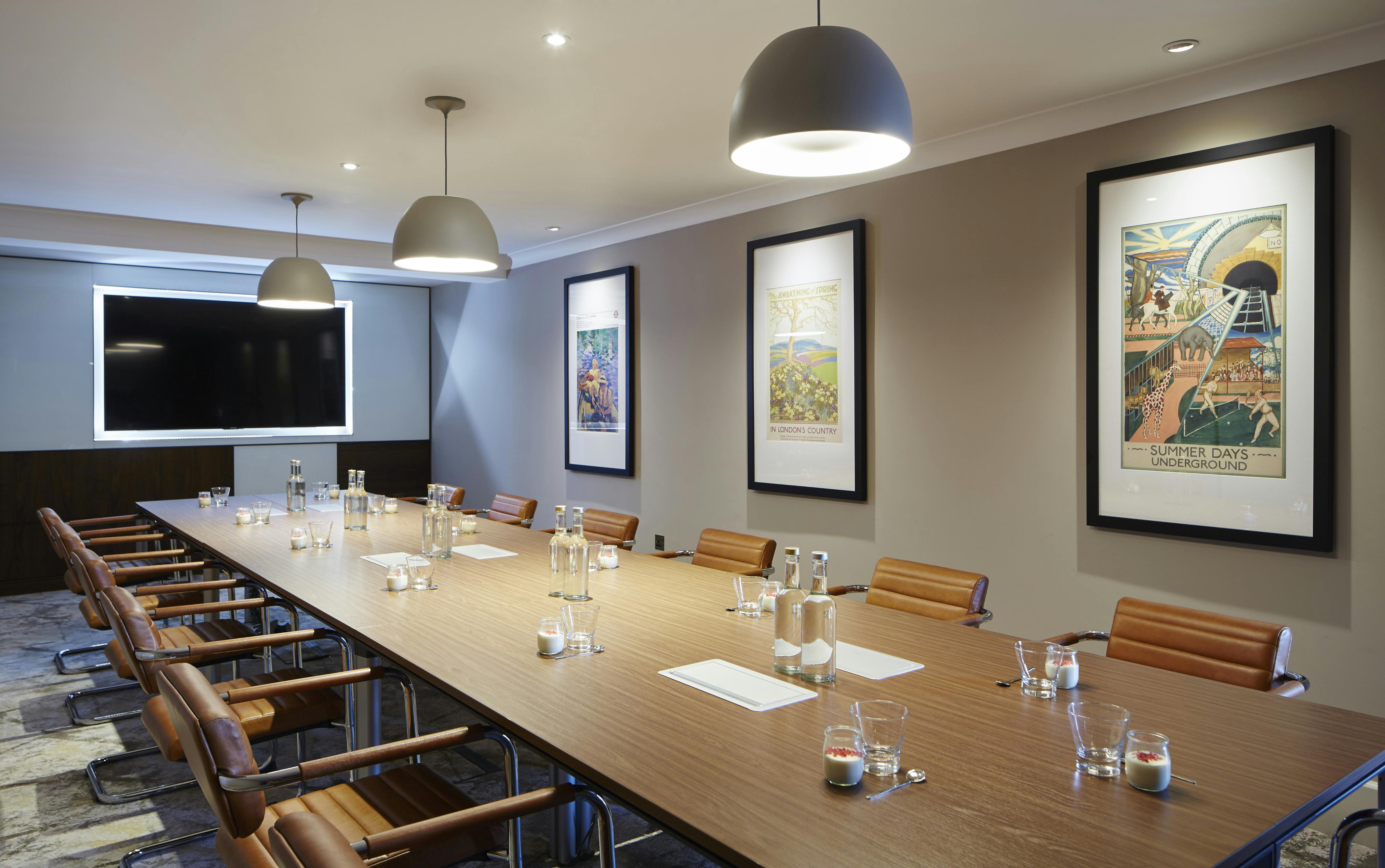 Highgate 1 meeting room at London Marriott, modern decor for corporate events.