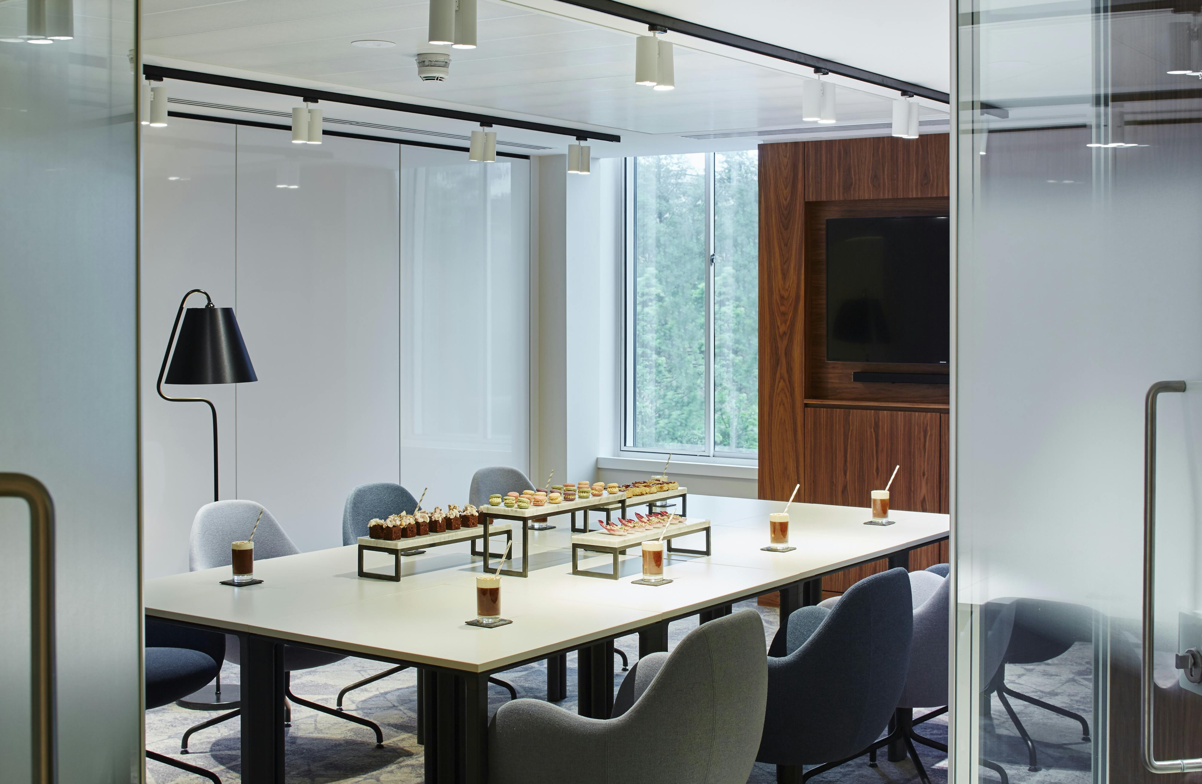 Bleriot 4 meeting room at London Heathrow Marriott, modern design for productive meetings.