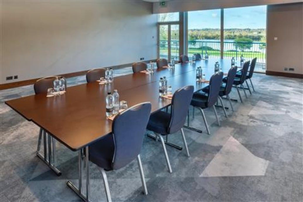 Riverside 4 meeting room at Crowne Plaza Marlow, ideal for corporate events and workshops.