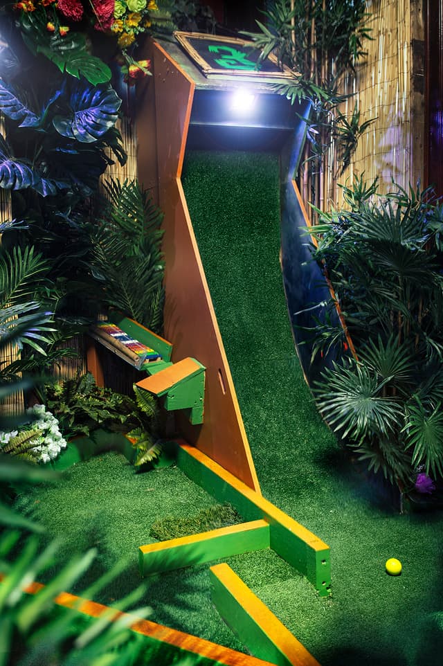 Plonk Crazy Golf - Islington