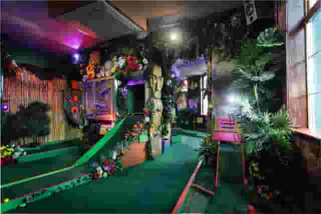 Plonk Crazy Golf - Islington