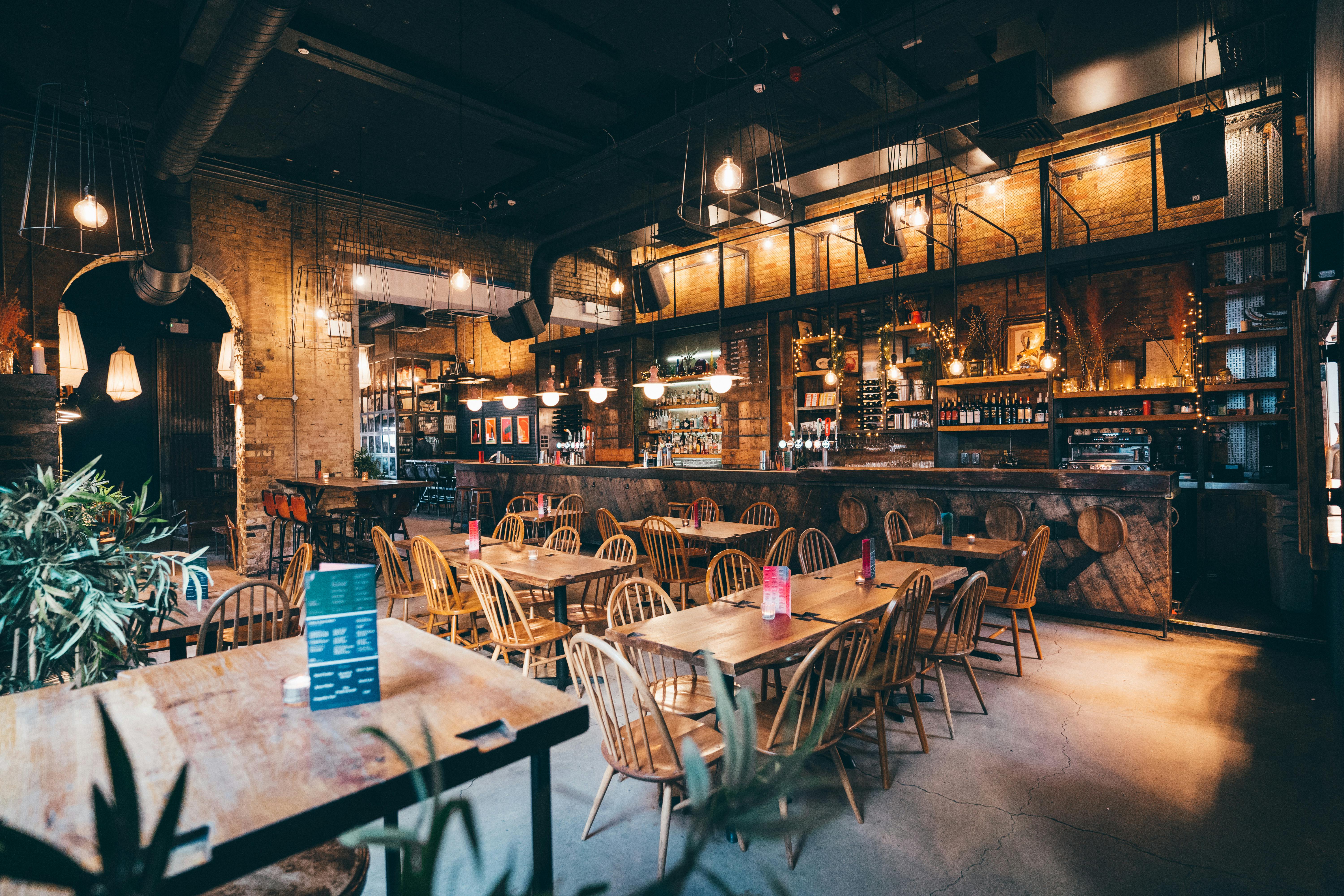 Stylish Oslo Hackney bar with rustic decor, ideal for meetings and events.