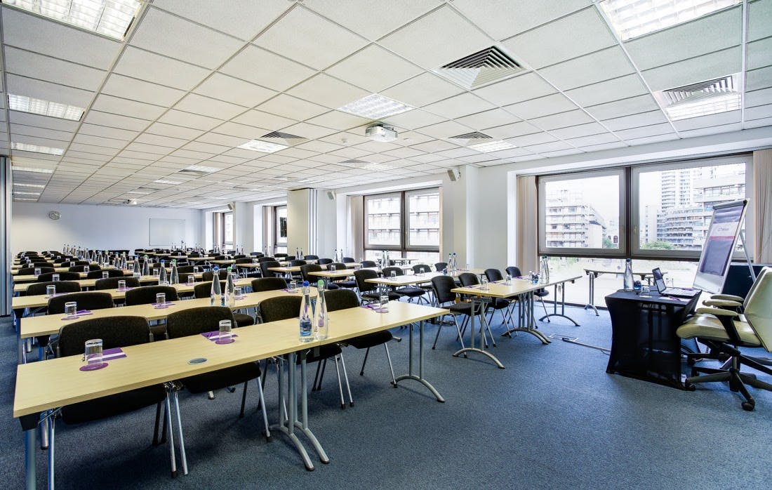 Corporate meeting room in Saturn Suite, CCT Venues - Barbican, ideal for events.