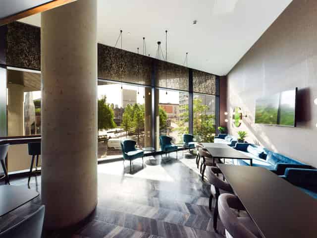 Embankment Lounge 
