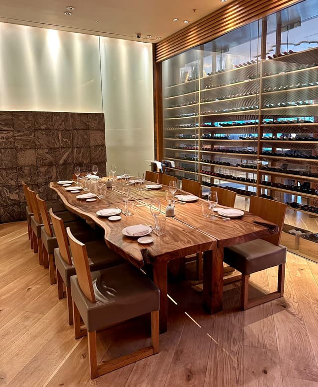 ROKA Canary Wharf
