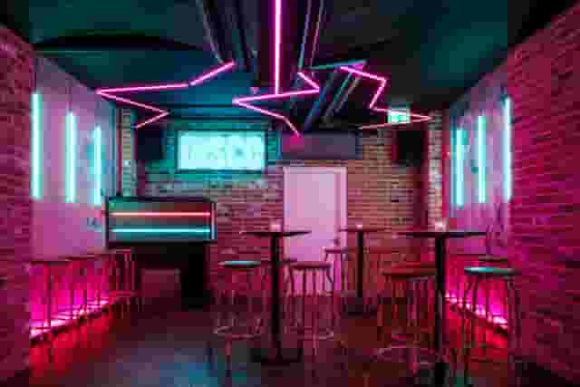 Simmons | Farringdon