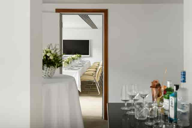 Met Studio meeting space in COMO Metropolitan London, modern decor for professional events.