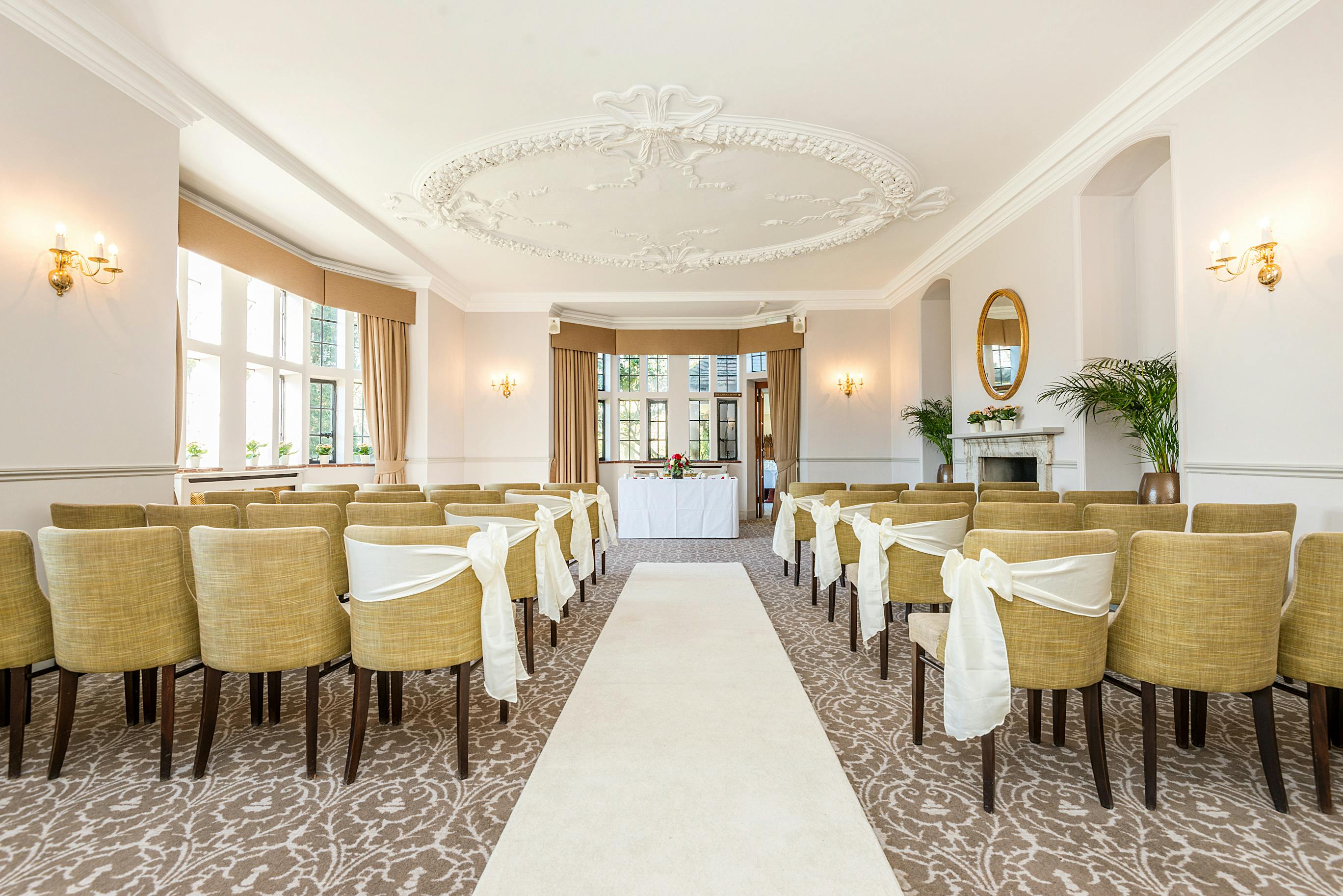 Elegant meeting space in New Place Hotel, ideal for weddings and corporate events.