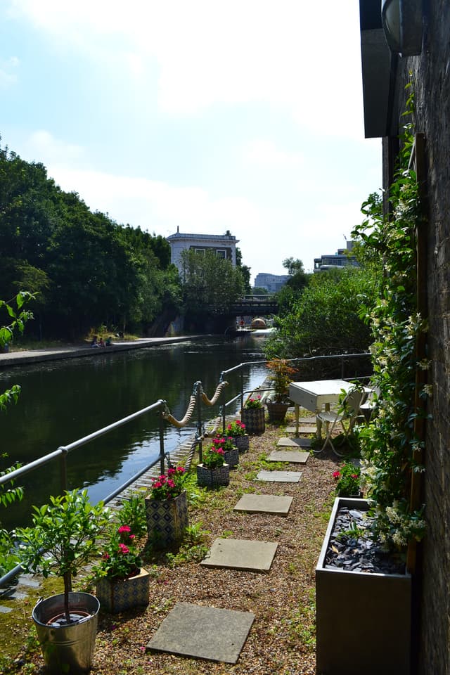 Regent’s Canal Showroom