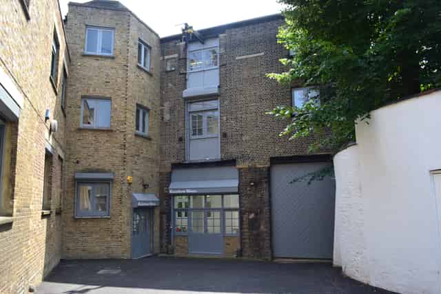 Regent’s Canal Showroom