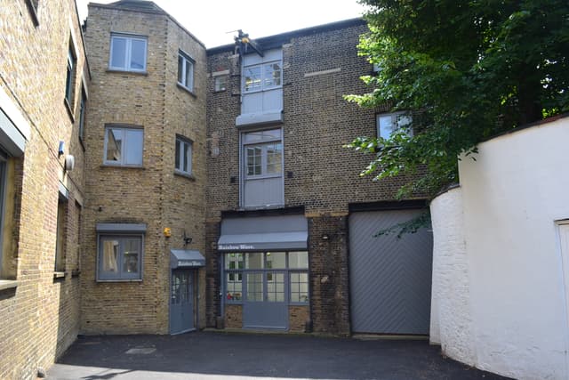 Regent’s Canal Showroom