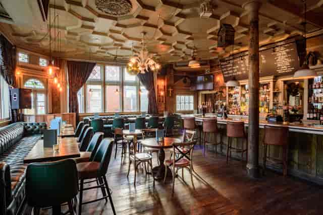 Stylish bar in Paradise, Kensal Green, ideal for networking and intimate gatherings.