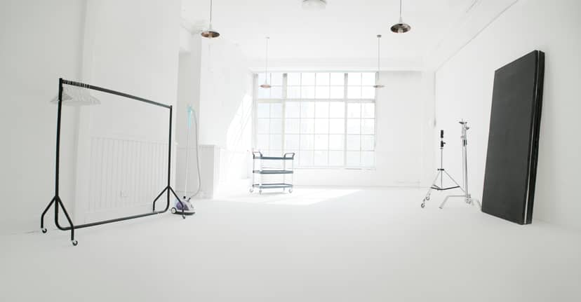 Spacious minimalist event space in PS Spaces Wimbledon, ideal for creative meetings and workshops.