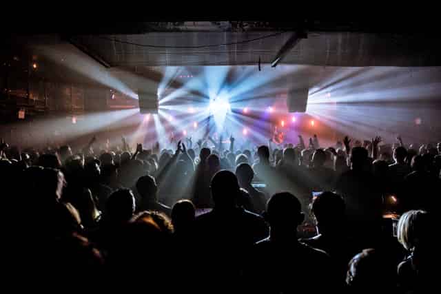 MAIN ROOM 