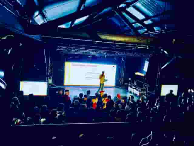MAIN ROOM 