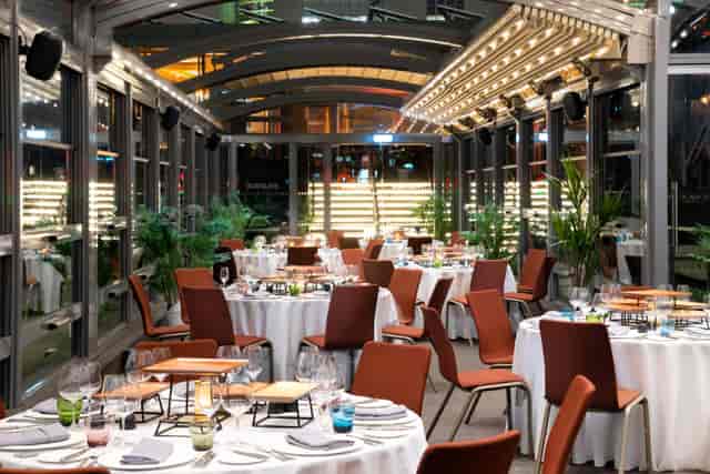 Elegant dining space at Wildside, DoubleTree London for upscale events and gatherings.