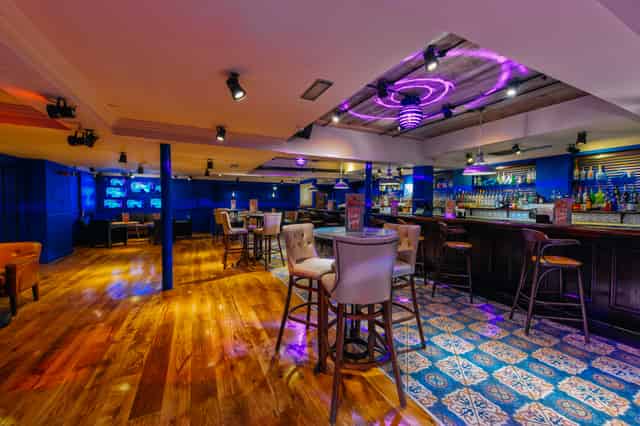 Lounge Bar