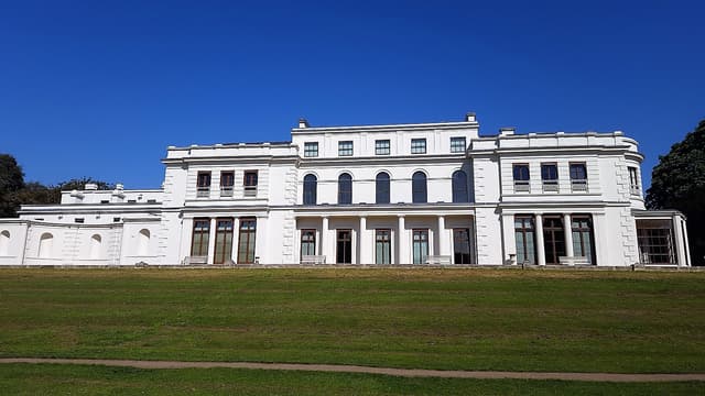 Gunnersbury Park
