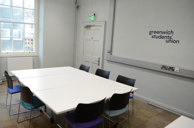 Medium Meeting Room