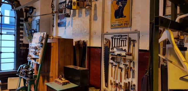 Victorian Pumphouse workshop, rustic decor for team-building events and DIY workshops.