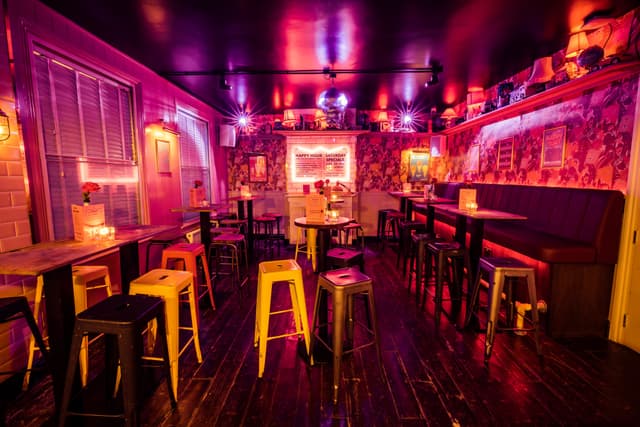 Simmons | Soho