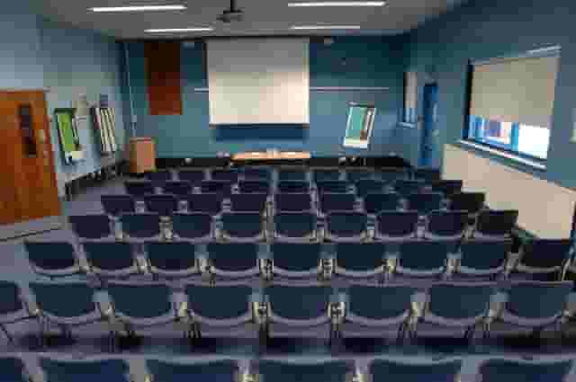 Room B 