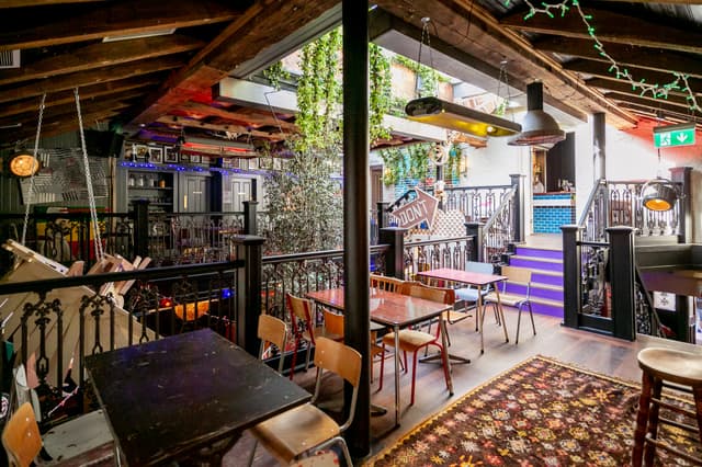Private Mezzanine 