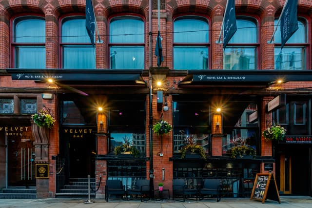 Velvet Hotel, Bar & Brasserie