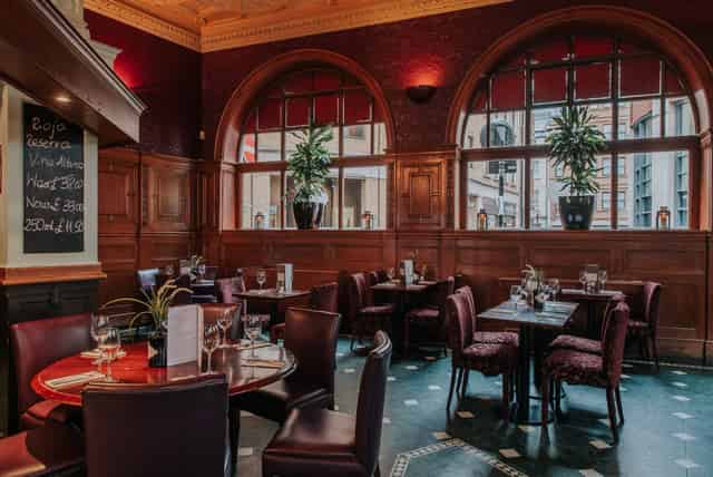 Jamies Ludgate Hill