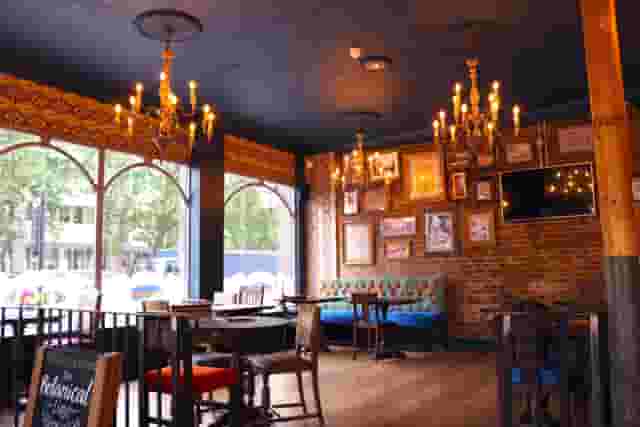 White Swan, Pimlico