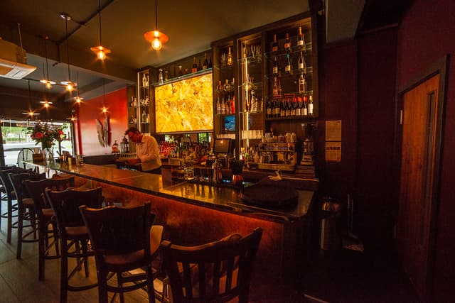 BAR 8