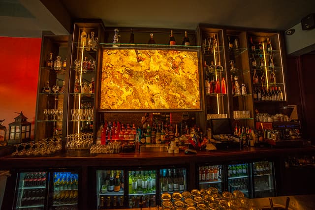 BAR 8