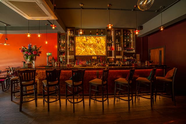 BAR 8