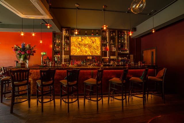 BAR 8