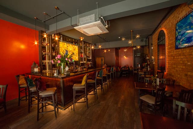 BAR 8