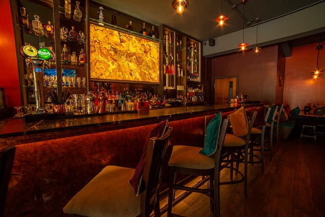 BAR 8