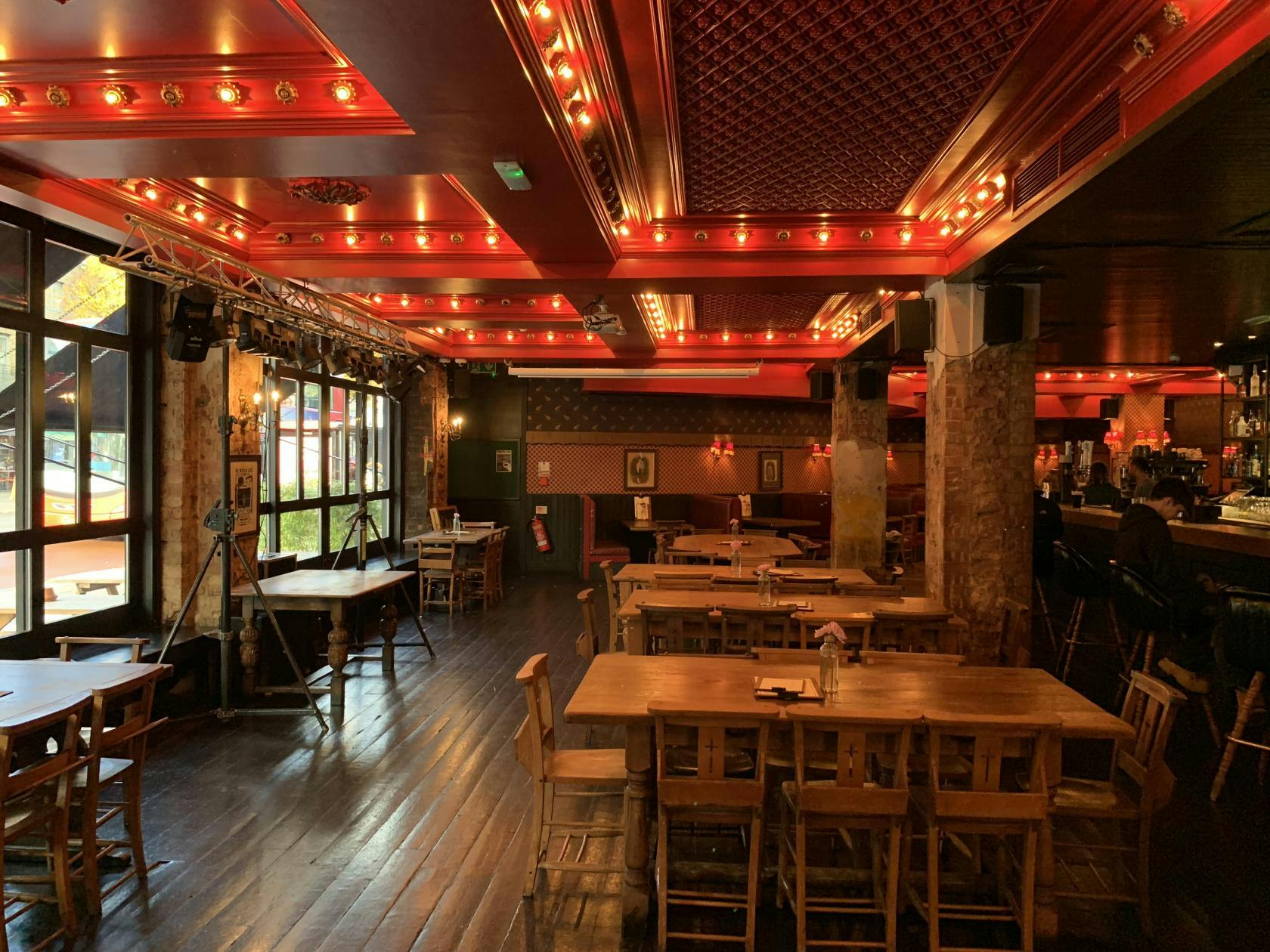 Wenlock and Essex - Wenlock Main Room image 1