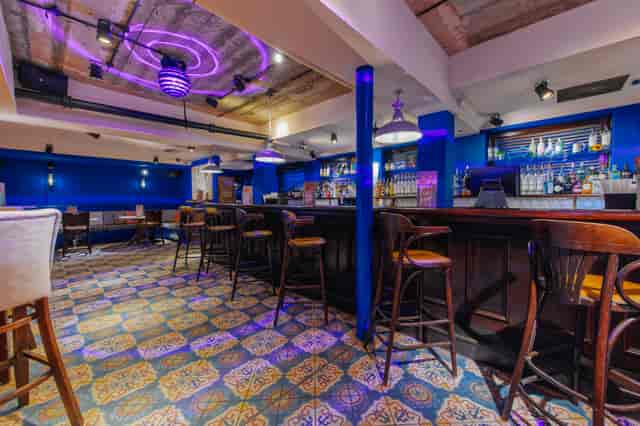 Lounge Bar
