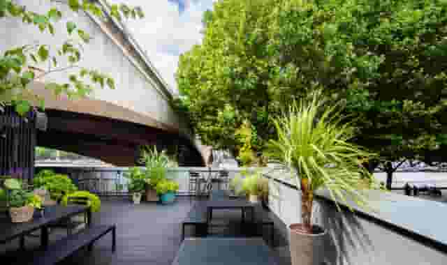 Balcony Bar
