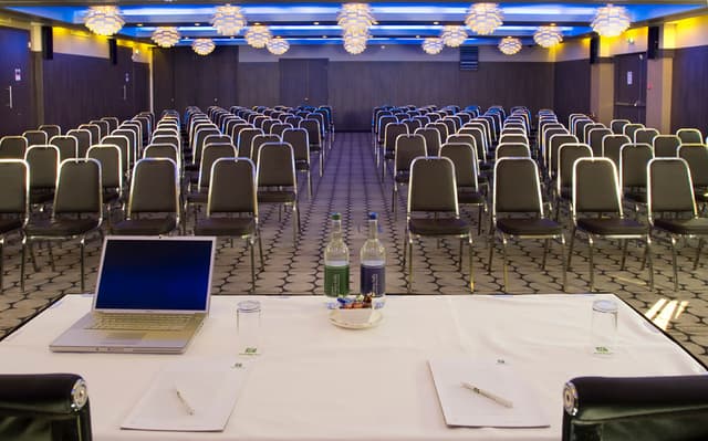 Crowne Plaza London Kingston