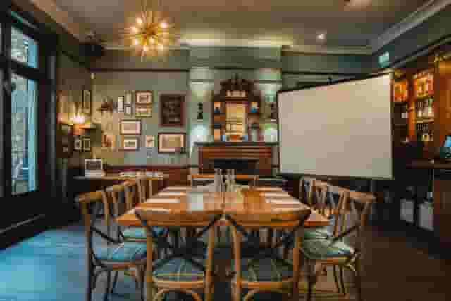 The Swan, Hyde Park