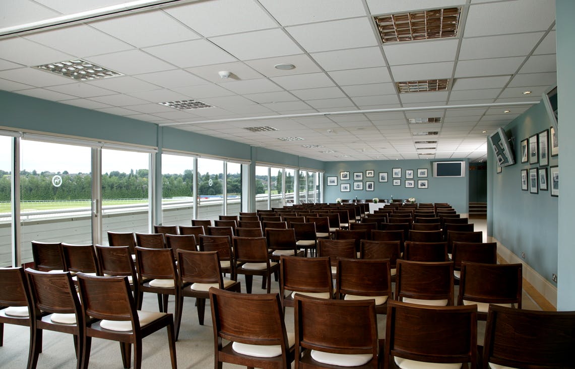 Berkshire Stand meeting space with natural light, ideal for events and presentations.