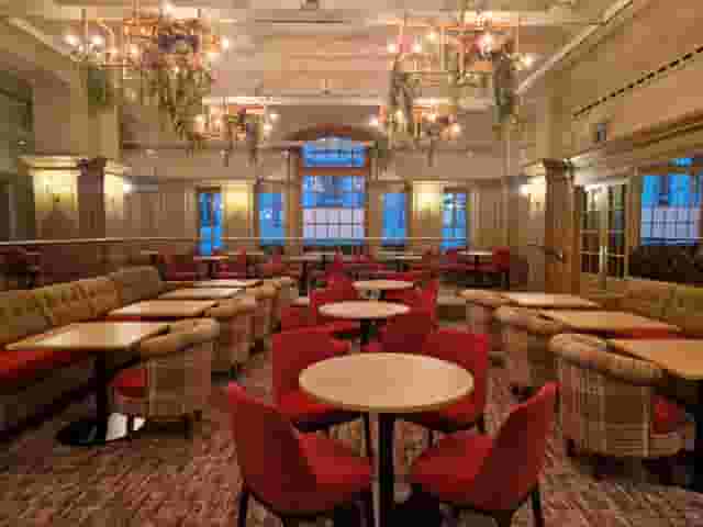 Six Clerks Restaurant and Bar 